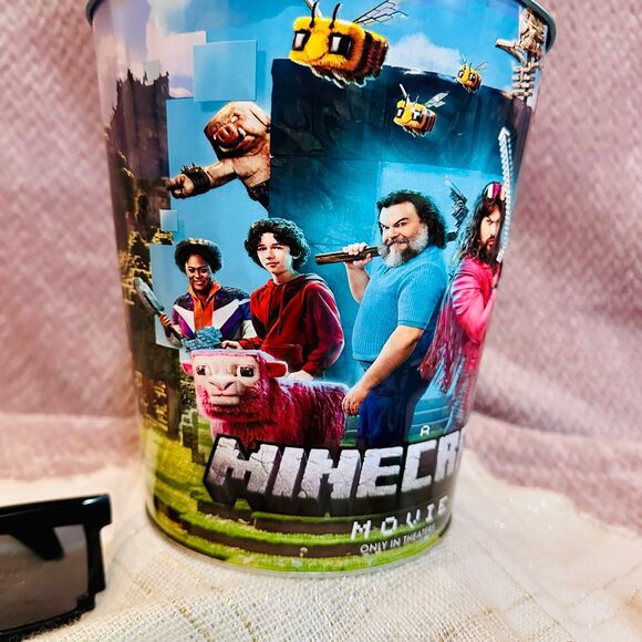 Minecraft Movie Bucket and extras - Picture 7 of 11